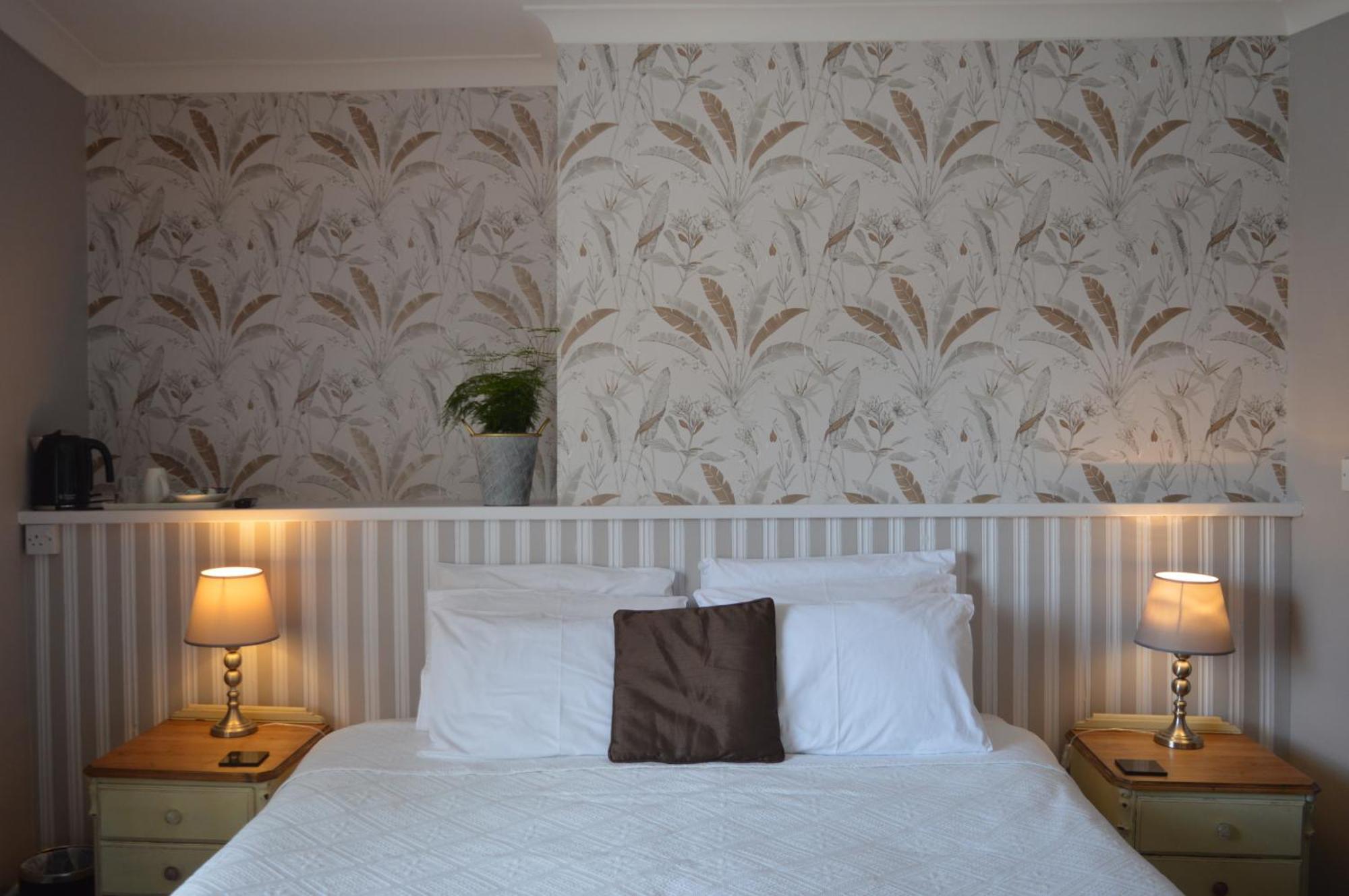 The Ilchester Arms Hotel, Ilchester Somerset Room photo