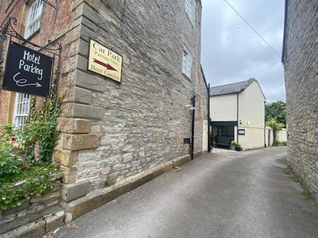 The Ilchester Arms Hotel, Ilchester Somerset Exterior photo